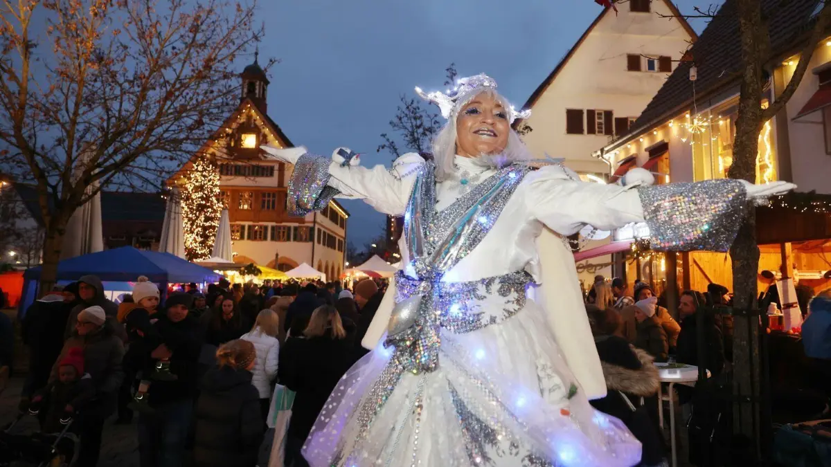 Die Metzinger freuen sich, dass sie den Advent wieder in großer Runde genießen können.
Weihnachtsmarkt