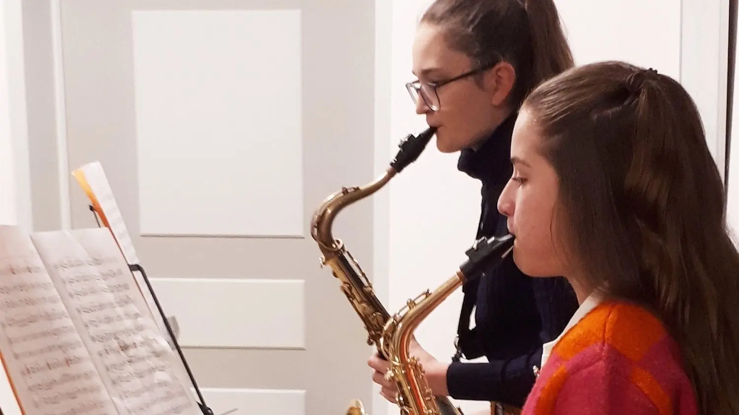 Charlotte Eger und Ella Münch umrahmten musikalisch.