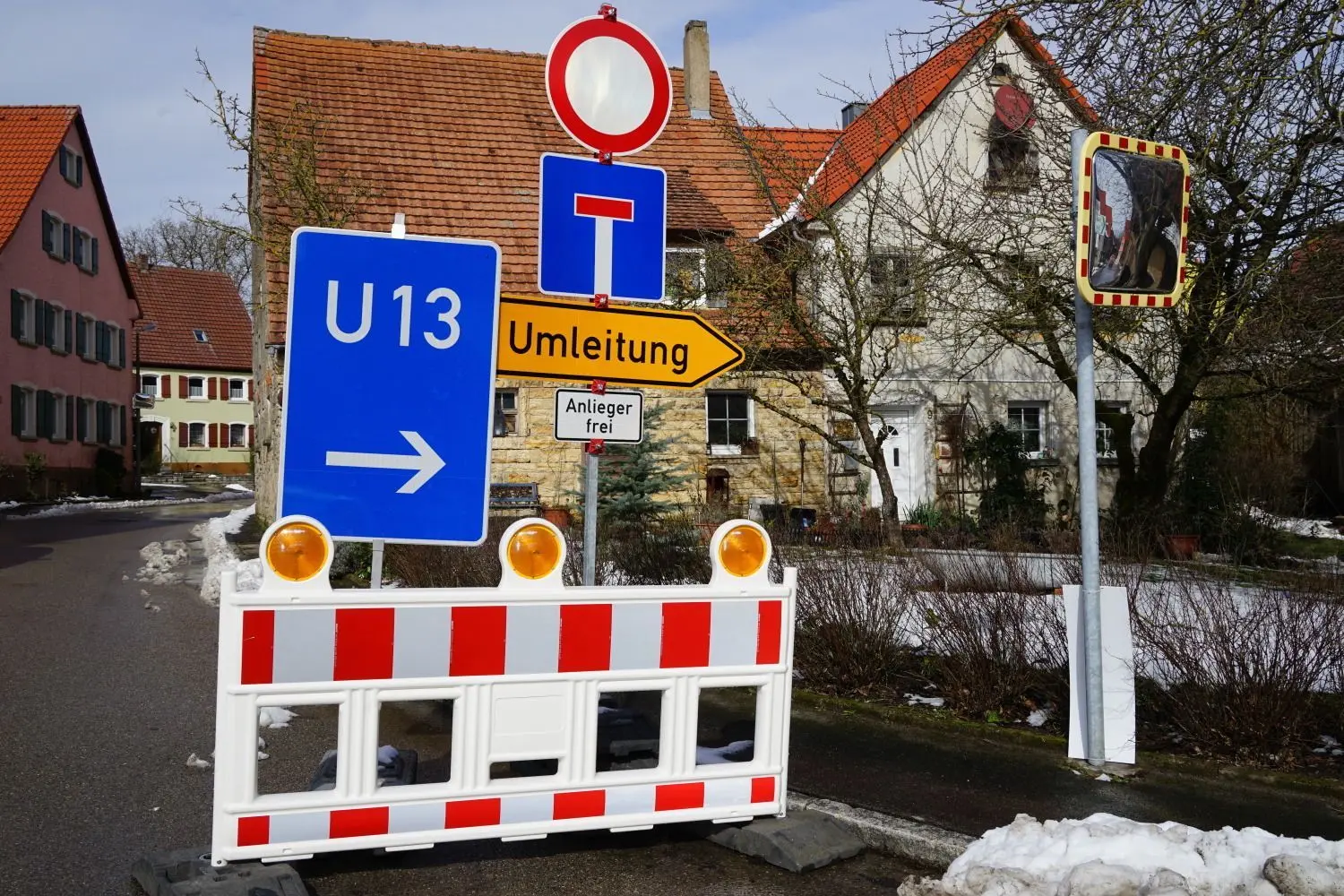 Eine ähnliche Beschilderung wie hier im bayerischen Wolfertsbronn wünscht sich auch das Fichtenauer Rathaus.