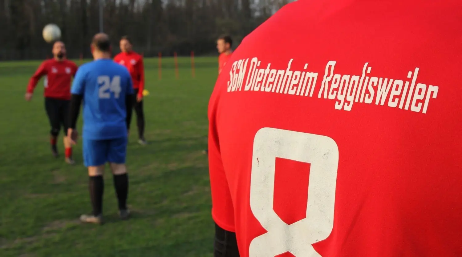 Bis vergangenem Jahr noch eine Spielgemeinschaft: Die Sportplätze in Dietenheim als auch in Regglisweiler zählen befinden sich allerdings jeweils auf bayerischem Terrain.