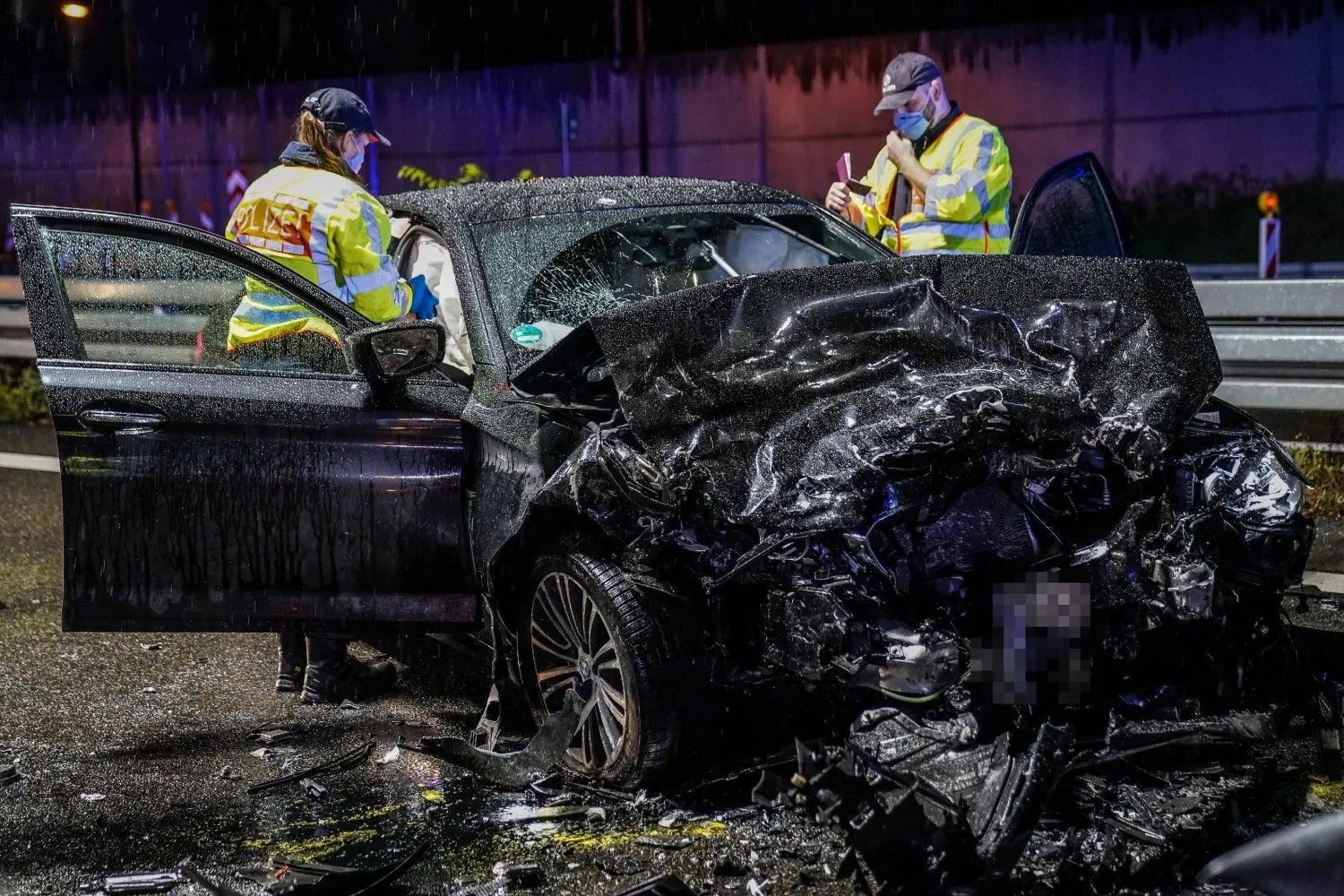 Schwerer Geisterfahrer-Unfall auf der B10 in Stuttgart.