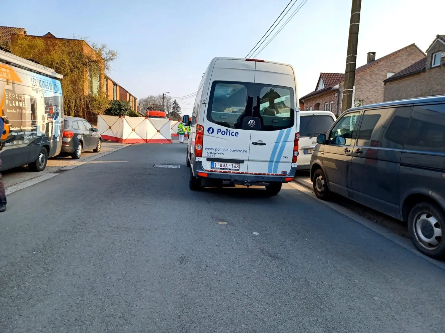 Bei einer Karnevalsveranstaltung in Belgien ist ein Auto in eine Menschengruppe gefahren. Bei dem Vorfall am Sonntag starben vier Menschen.