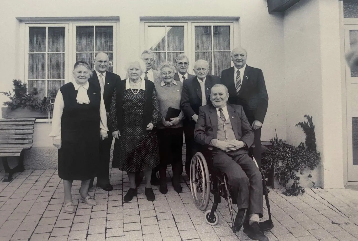 Die Geehrten und Vorstände nach der Hauptversammlung 1993.