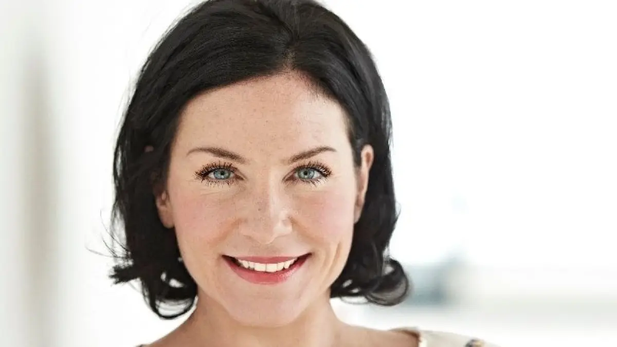 Marisa Burger verkörpert in der ZDF-Serie "Die Rosenheim-Cops" seit 2002 die Sekretärin Miriam Stockl.