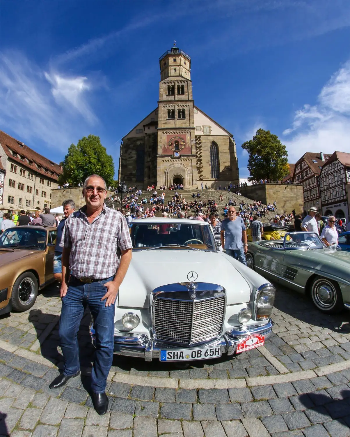 Otto Beck aus Rosengarten strahlt: Auf 140 Kilometern hat sein Mercedes 600, Baujahr 1965, alles gegeben.