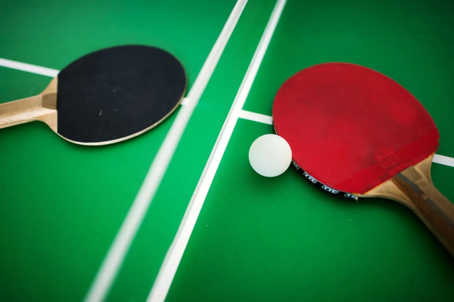 Linkshänder zu sein, hat in Sportarten Vorteile, wo man sich Duelle mit direkten Gegnern liefern muss. So sind Linkshänder überdurchschnittlich erfolgreich im Tischtennis.