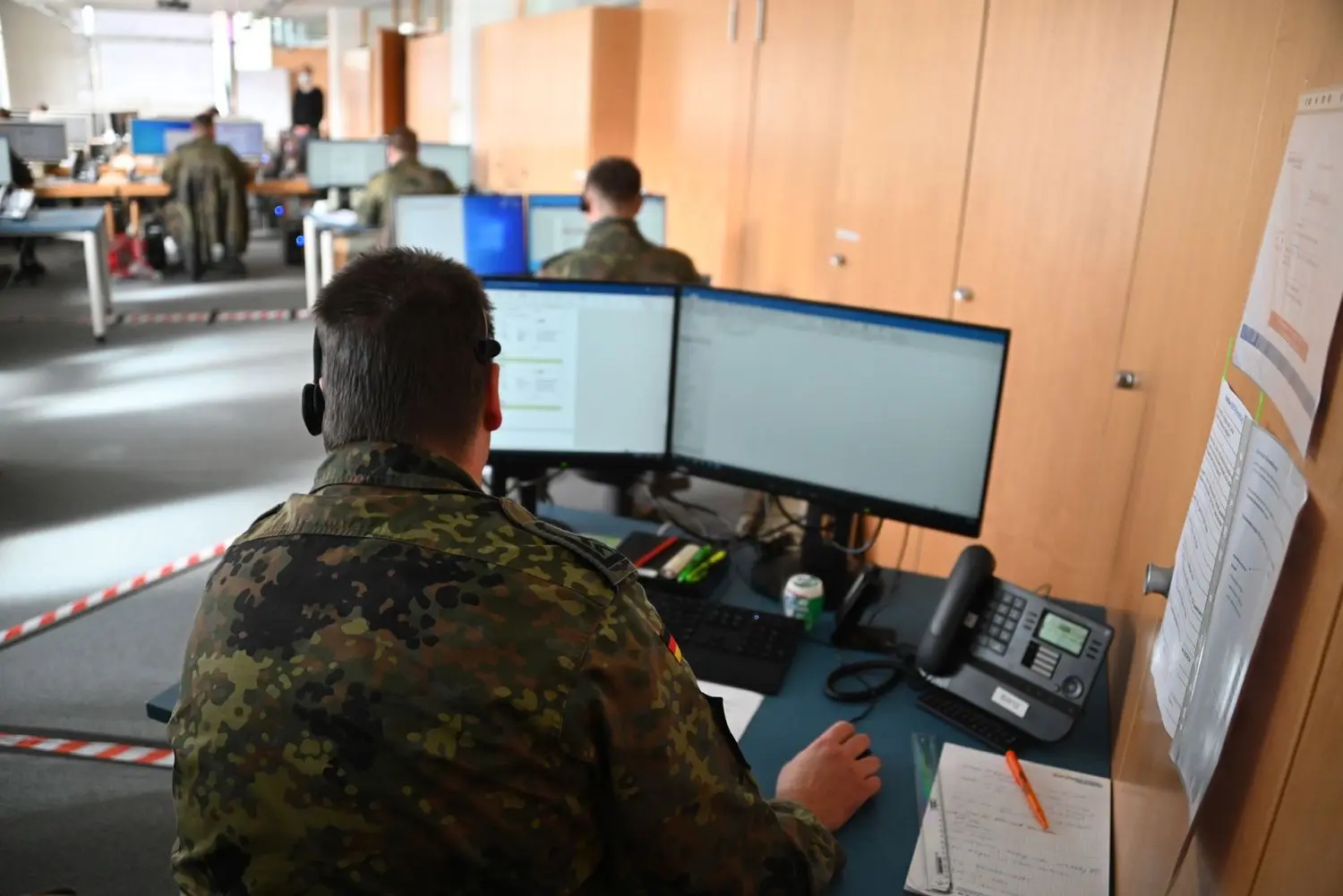 Zwölf Soldaten unterstützen das Gesundheitsamt bei der Nachverfolgung von Kontakten.