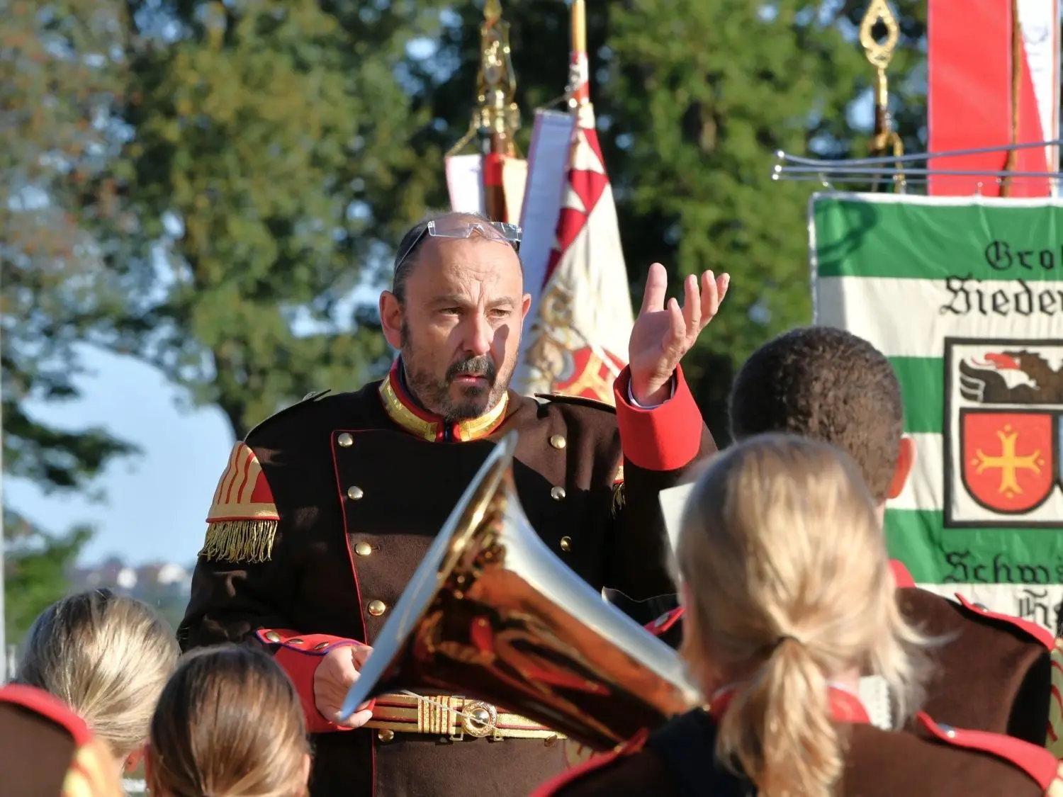 Dirigent Frank Zacher und der Musikzug der Ehinger Bürgerwache umrahmten den Feldgottesdienst musikalisch.