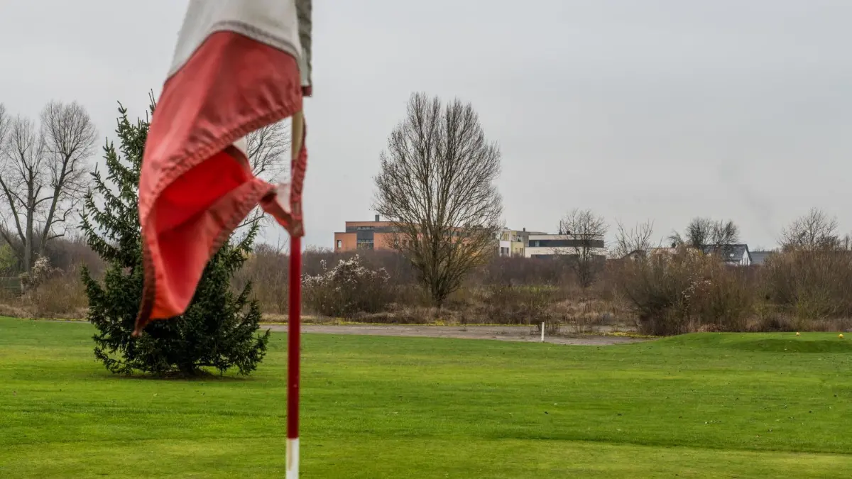 Im Zuge der Anstrengungen, neue Wohngebiete und Wohnungen zu schaffen, rückt auch die Debatte um die Zukunft des Golfplatzes im Stauferpark wieder in den Fokus.