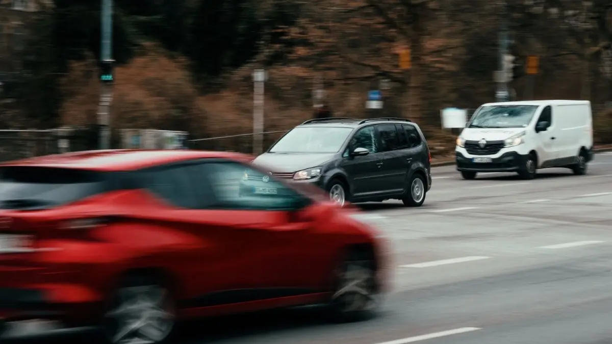 Gebrauchtwagen schnell loswerden: Damit werben zahlreiche Portale oder lokale Händler. Doch in gewissen Fällen kann es ratsam sein, das Auto über einen autorisierten Händler zu veräußern.⇥
Reutlingen Gebrauchtwagen