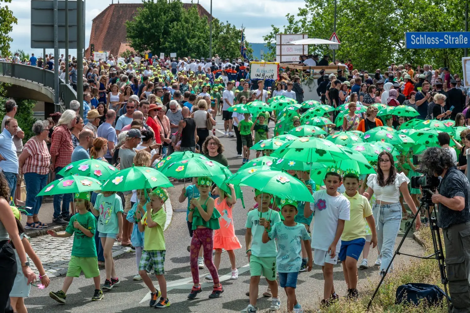 Beim Stadtfest ist ganz Eislingen auf den Beinen: Die Zuschauer sahen einen kunterbunten Festumzug. Die Natur mit all ihren Facetten war ein Vorbild für die kreativen Teilnehmer.