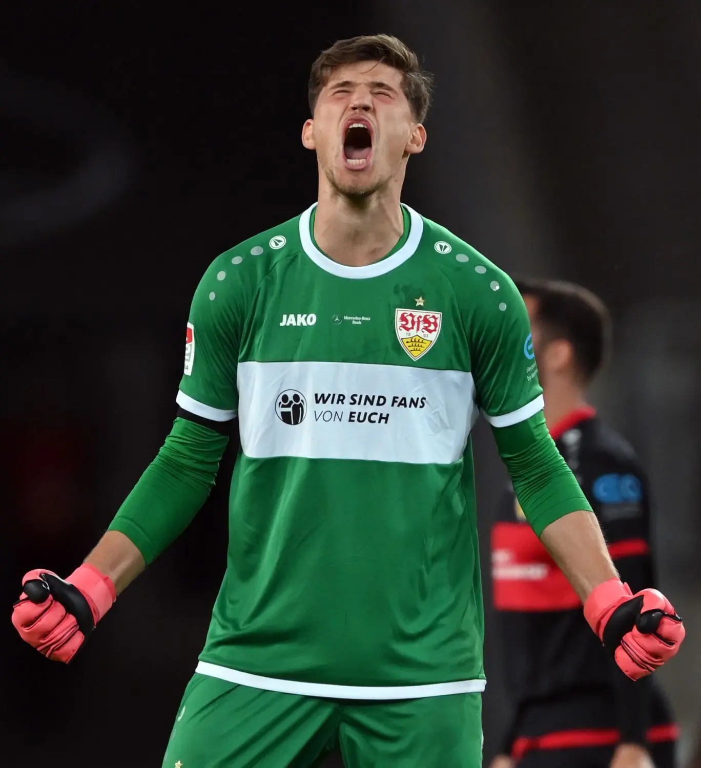 Mit Gregor Kobel ist der VfB in die Bundesliga aufgestiegen. Nun wollen die Stuttgarter die Leihgabe aus Hoffenheim fest verpflichten. Doch die Verhandlungen ziehen sich hin.