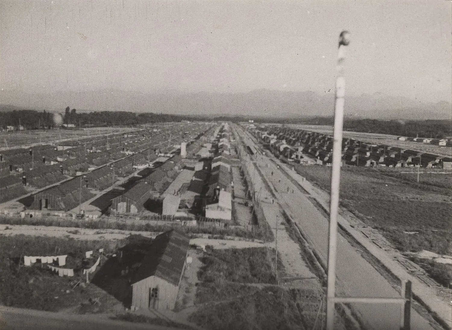 Das Lager Gurs in Südfrankreich, vermutlich 1942: Hier lebten tausende deutsche Juden unter erbärmlichen Bedingungen, bevor viele von ihnen in die NS-Vernichtungslager Auschwitz und Sobibor deportiert wurden.