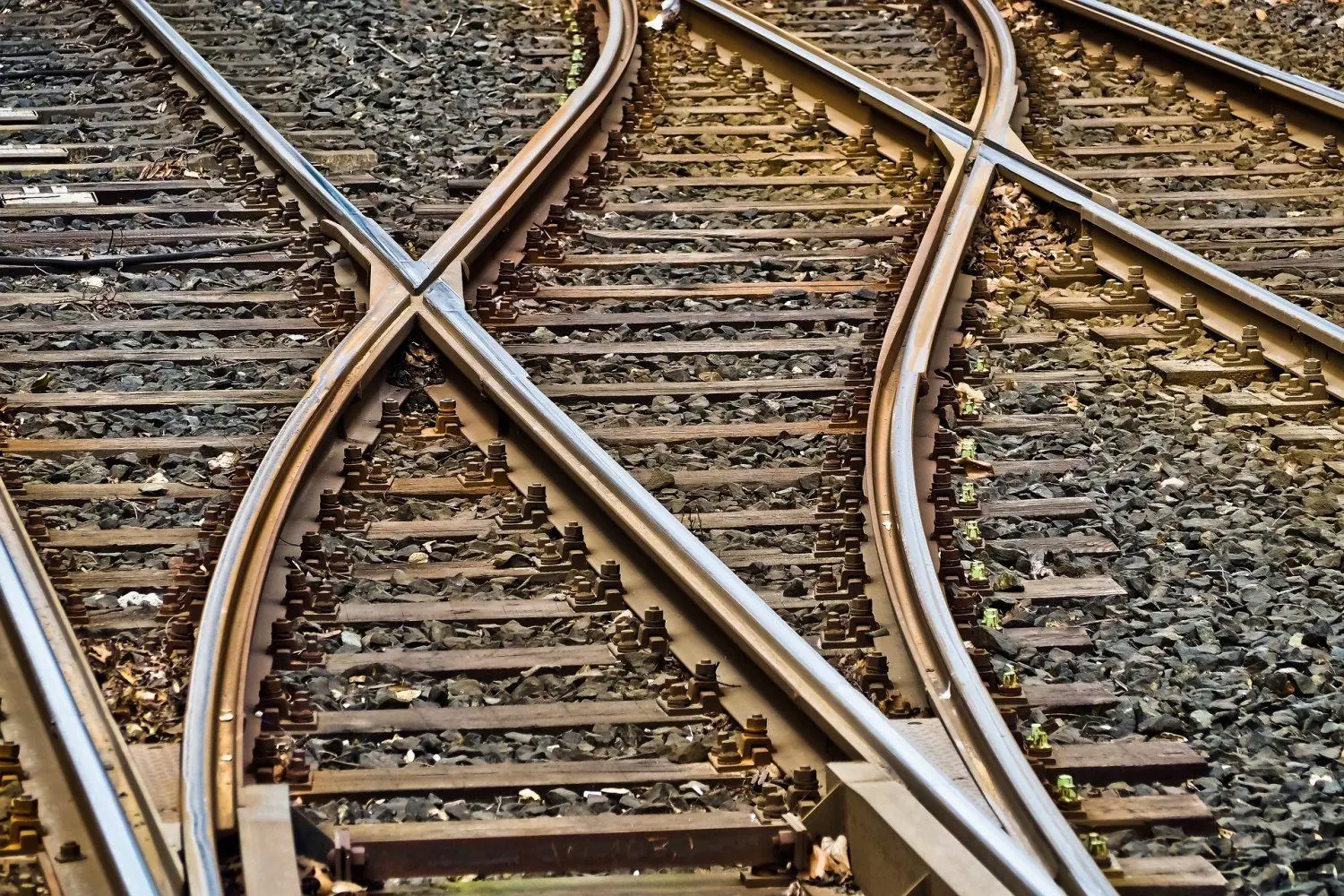 Die Elektrifizierung auf den Bahnstrecken schreitet voran.
