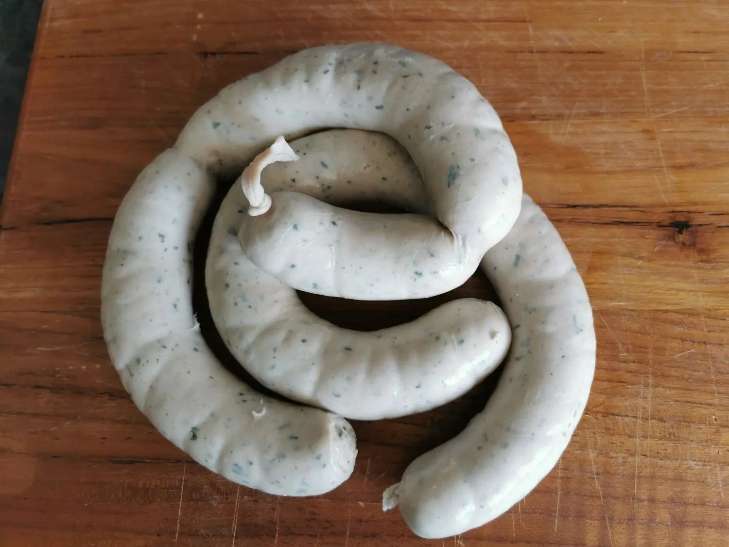Laienwürste sehen etwas anders aus, schmecken aber unvergleichlich lecker.