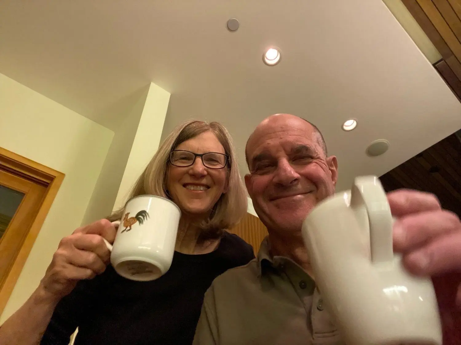 David Julius und seine Frau Holly Ingraham, nachdem er erfahren hat, dass er den Medizin-Nobelpreis erhalten hat. Er identifizierte den Sensor der Haut, der auf Hitze reagiert.