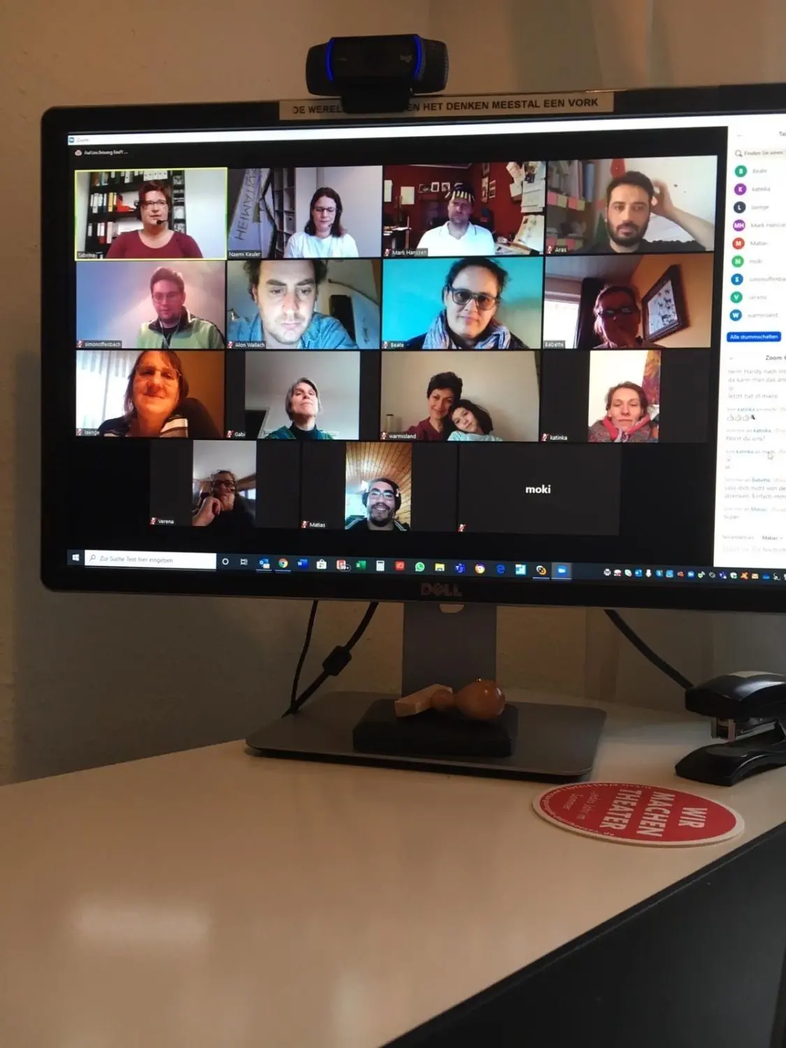 Zwei Mal wöchentlich finden die digitalen Treffen statt. Aus emotionalen Gesprächen sind digitale Theaterstücke entstanden.