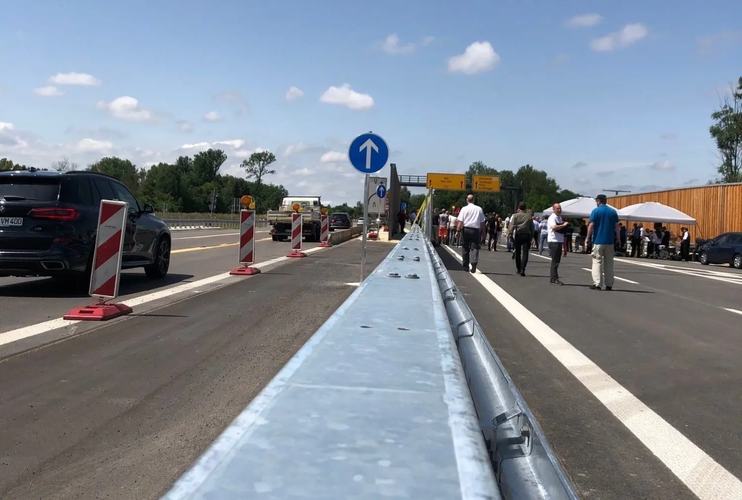 Noch rollt der Verkehr auf der B10 durch eine Baustelle. Das wird sich jedoch bald ändern.