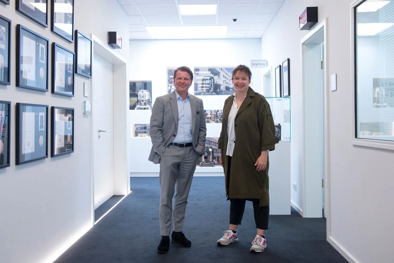 Redakteurin Caroline Holowiecki mit Michael Hausenblas.