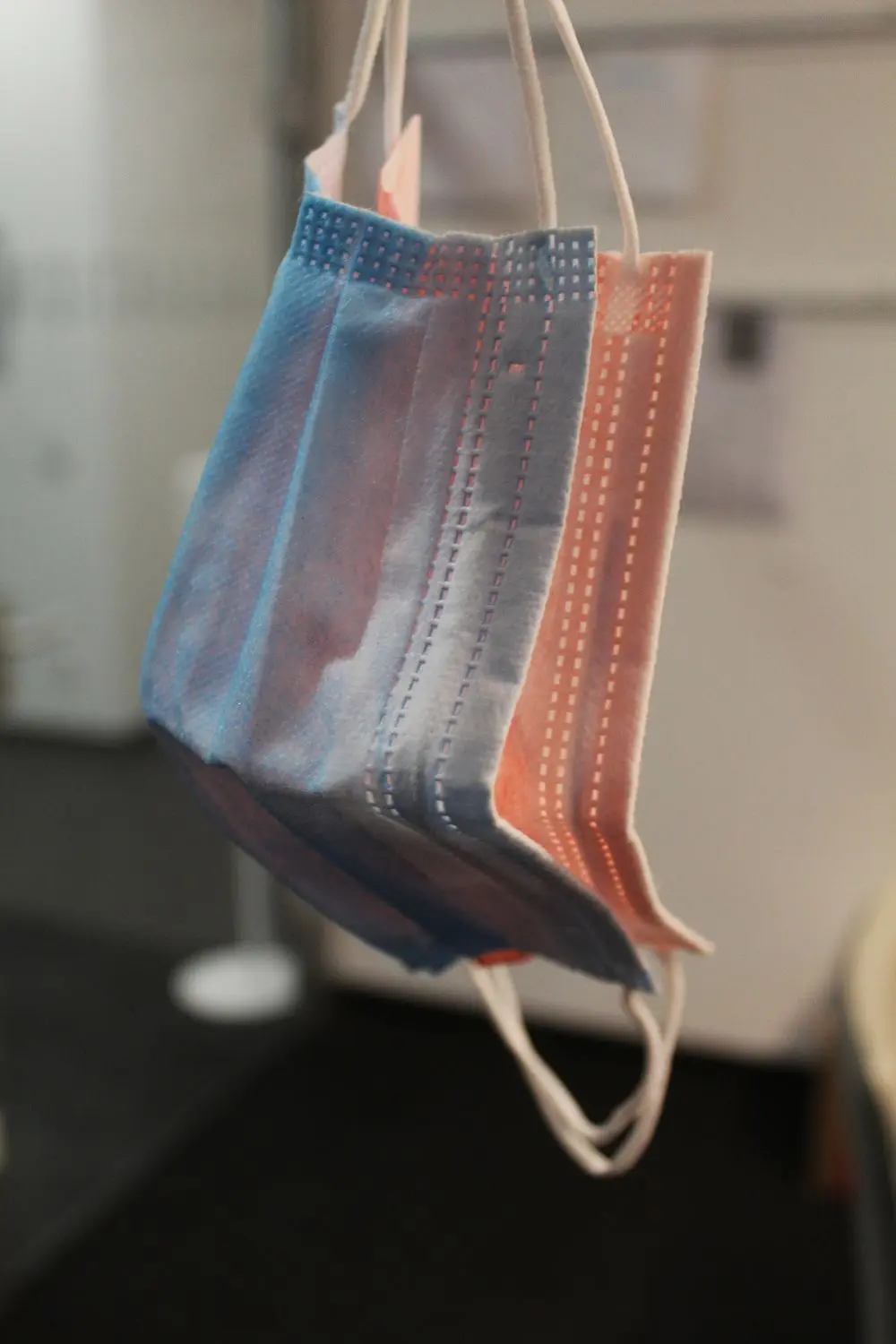 Wer keine Maske trägt, macht sich lediglich einer Ordnungswidrigkeit schuldig.