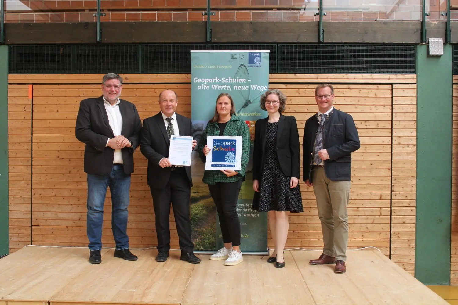 Freibühlschule in Engstingen: Selbst Hand anlegen statt Klimakleben ...