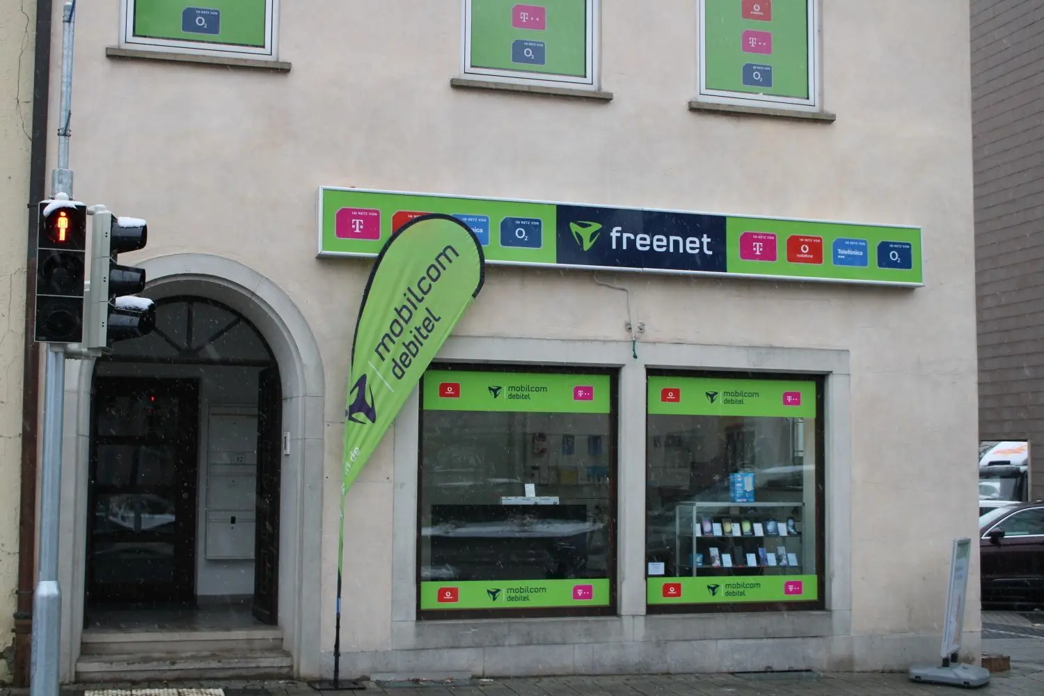 Die neue Filiale befindet sich in guter Lage direkt an der großen Kreuzung am Finanzamt.