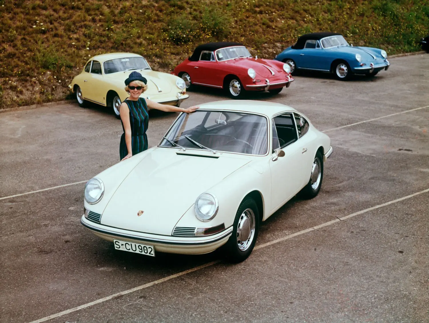 Da Peugeot Namensrechte besaß, wird das Modell „901“ im Jahr 1964 in „911“ umbenannt.