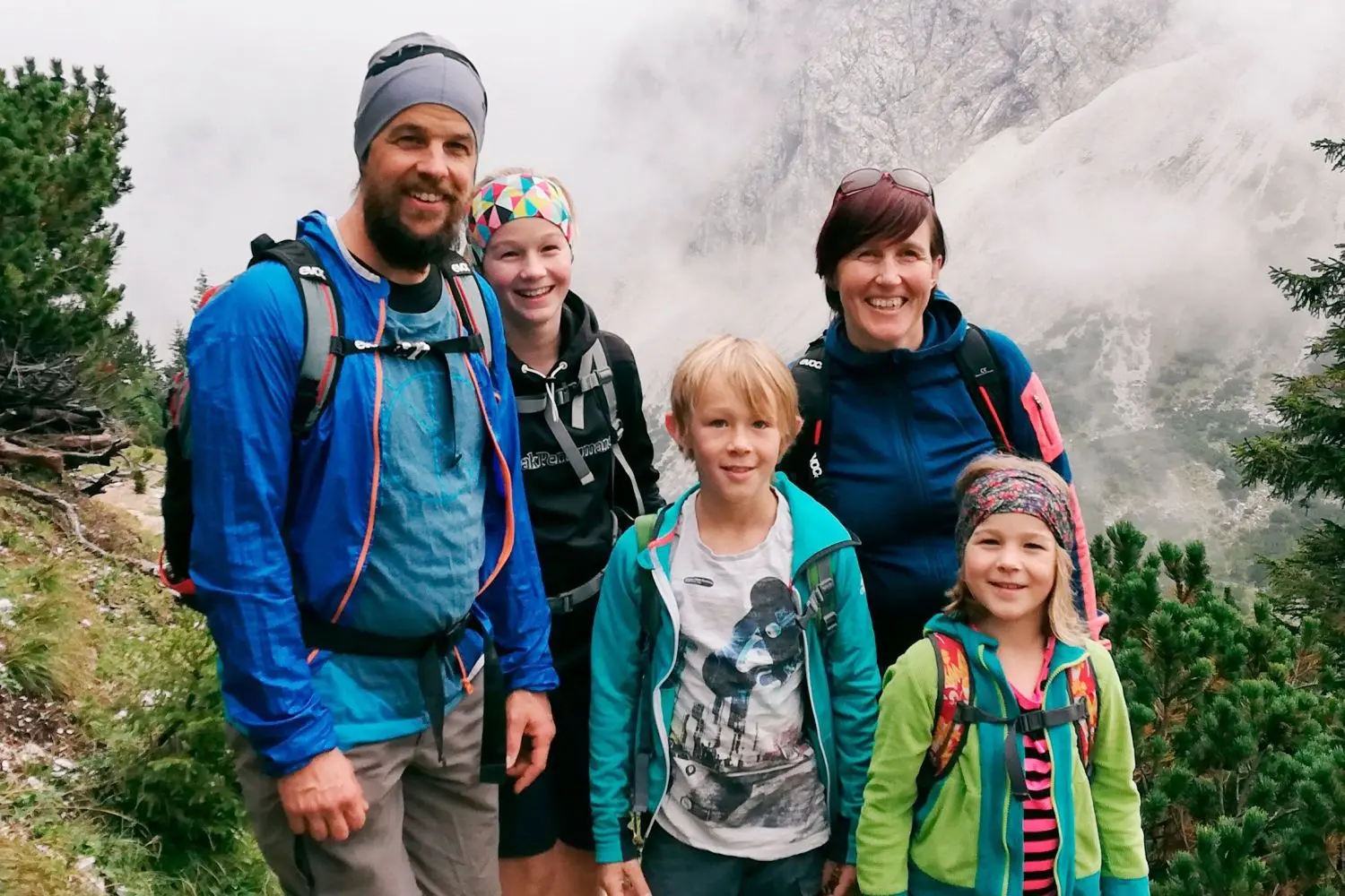 Ulrike und Christoph Erd, hier mit ihren Kindern, führen seit drei Jahren das Prinz-Luitpold-Haus, die älteste DAV-Hütte in den Allgäuer Alpen.