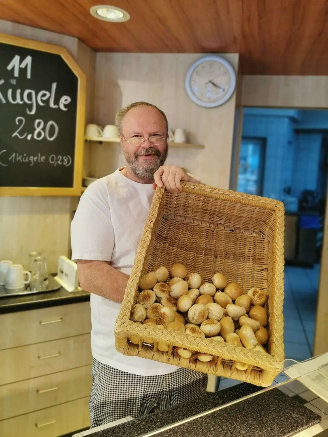 Wolfgang Nußbaumer backt sie in dritter Generation und verrät das Rezept auf keinen Fall. ⇥