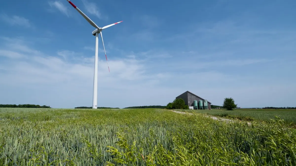 Wie viele Windkraftanlagen sich am Ende in den Winterlinger Himmel recken, ist unklar. Der Gemeinderat gab nun jedenfalls für das Vorhaben grünes Licht.⇥
Ulm/Elchingen, Erweiterungsfläche bei Seligweiler für ein weiteres oder größeres Windrad