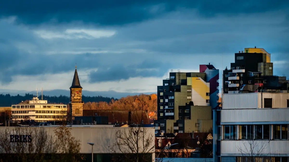 Blauer Himmel oder dunkle Wolken? So eindeutig ist die Beurteilung der Fraktionen zur Göppinger Finanzlage nicht.⇥