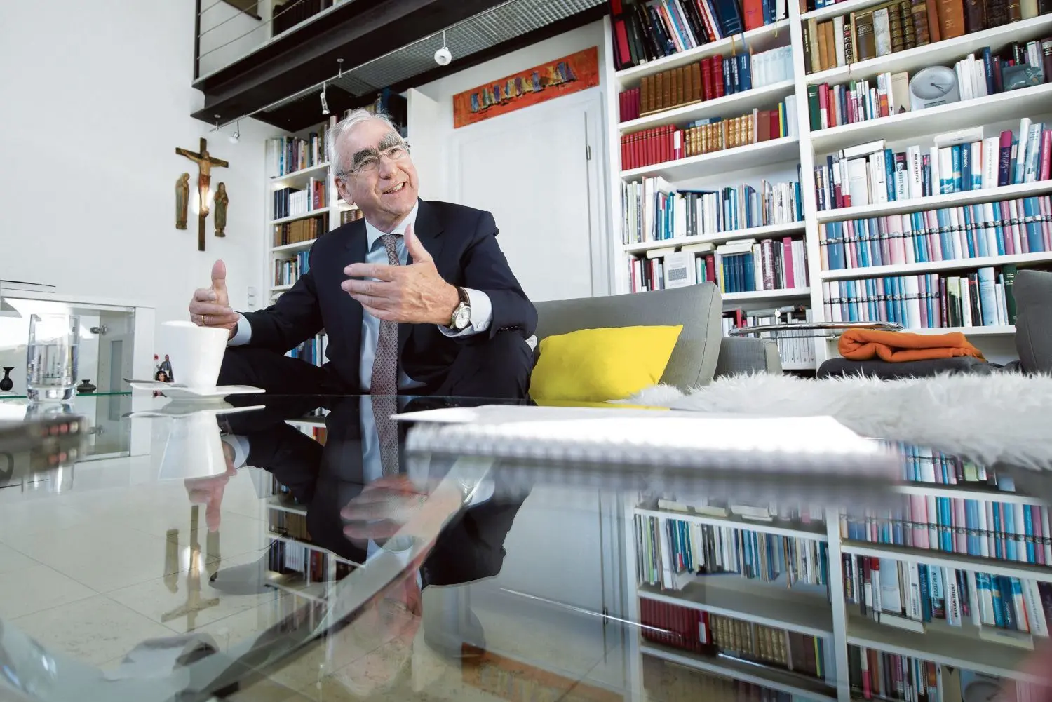 Theo Waigel wird am 22. April 2019 80. Hier sitzt der Ex-Finanzminister beim Interview in Seeg mit Lokal- und Regional-Chef der SÜDWEST PRESSE, Matthias Stelzer.