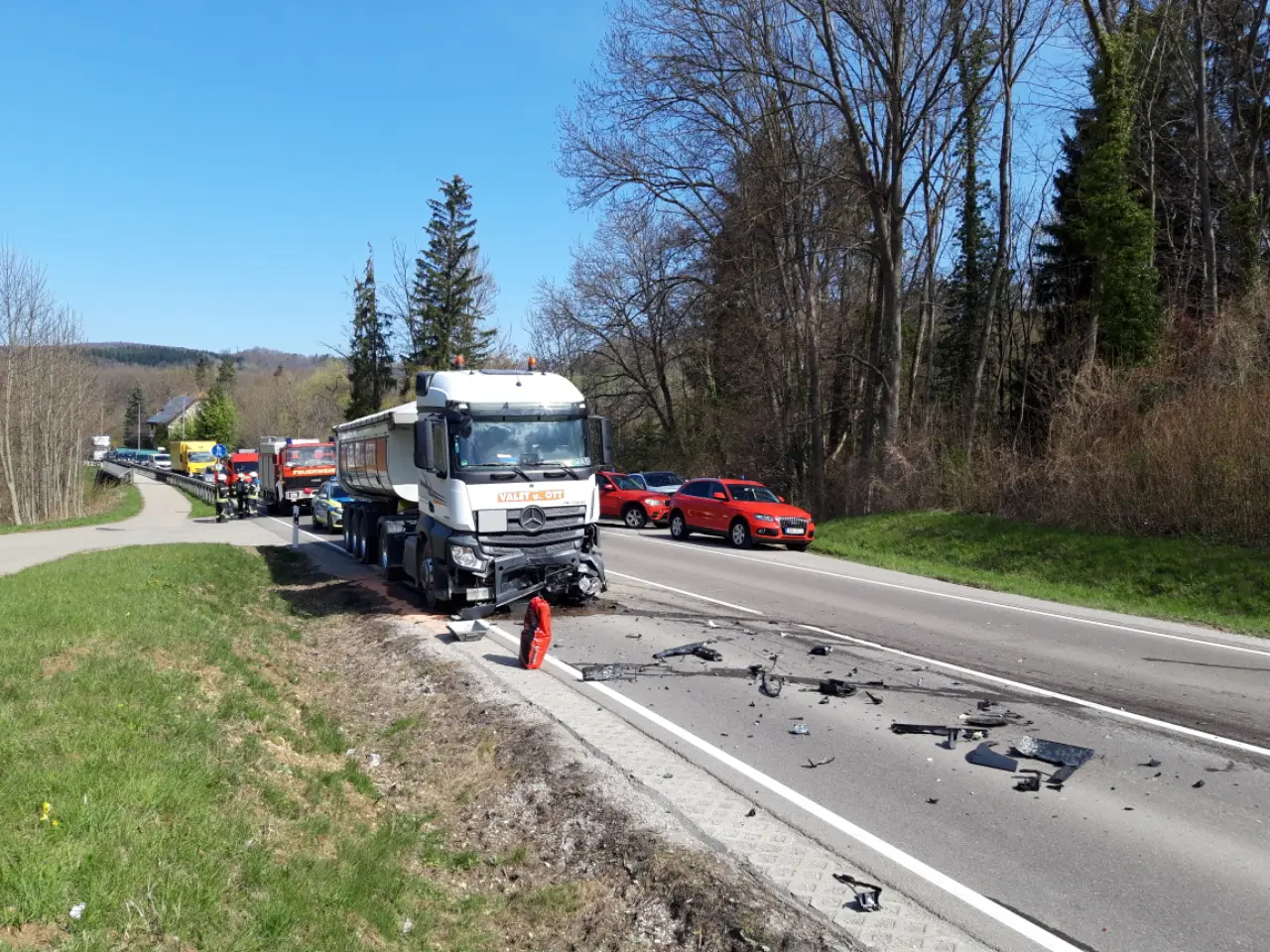 Ein schwerer Unfall ereignete sich am Mittwochvormittag am Ortseingang Schlatt (aus Richtung Jungingen).⇥