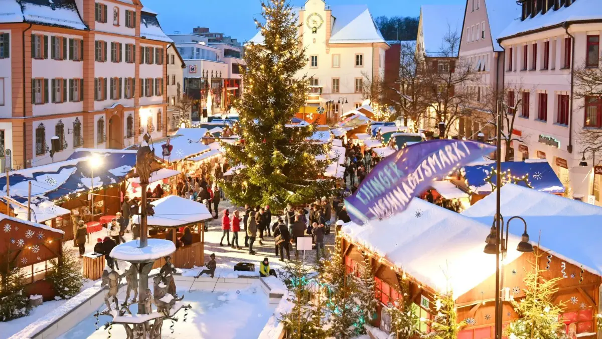 Postkartenidylle beim Ehinger Weihnachtsmarkt. Zum mehrtägigen Markt gehört traditionell stets ein musikalisches Rahmenprogramm.