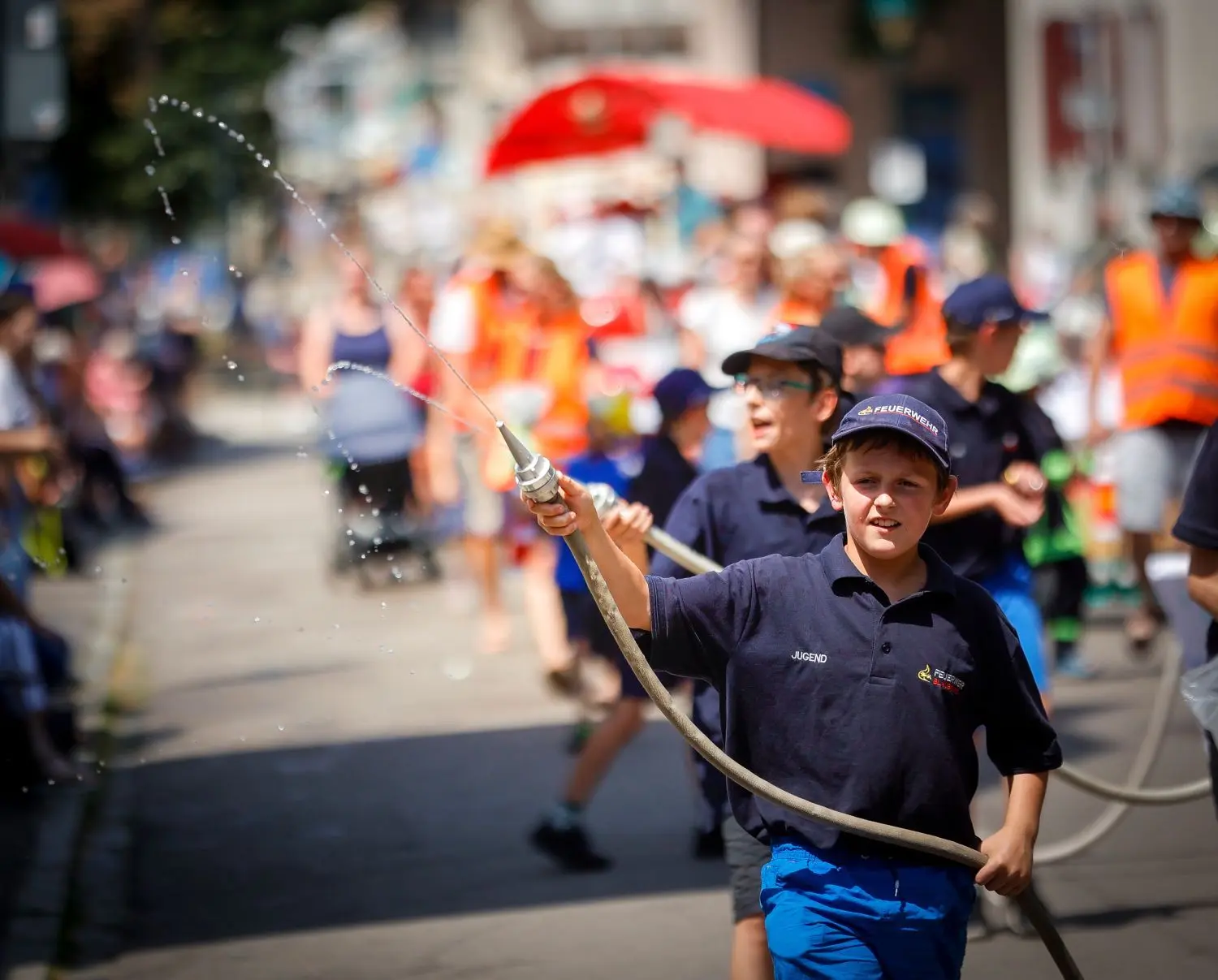Blaubeuren - Kinderfest: Junge Feuerwehrleute.
