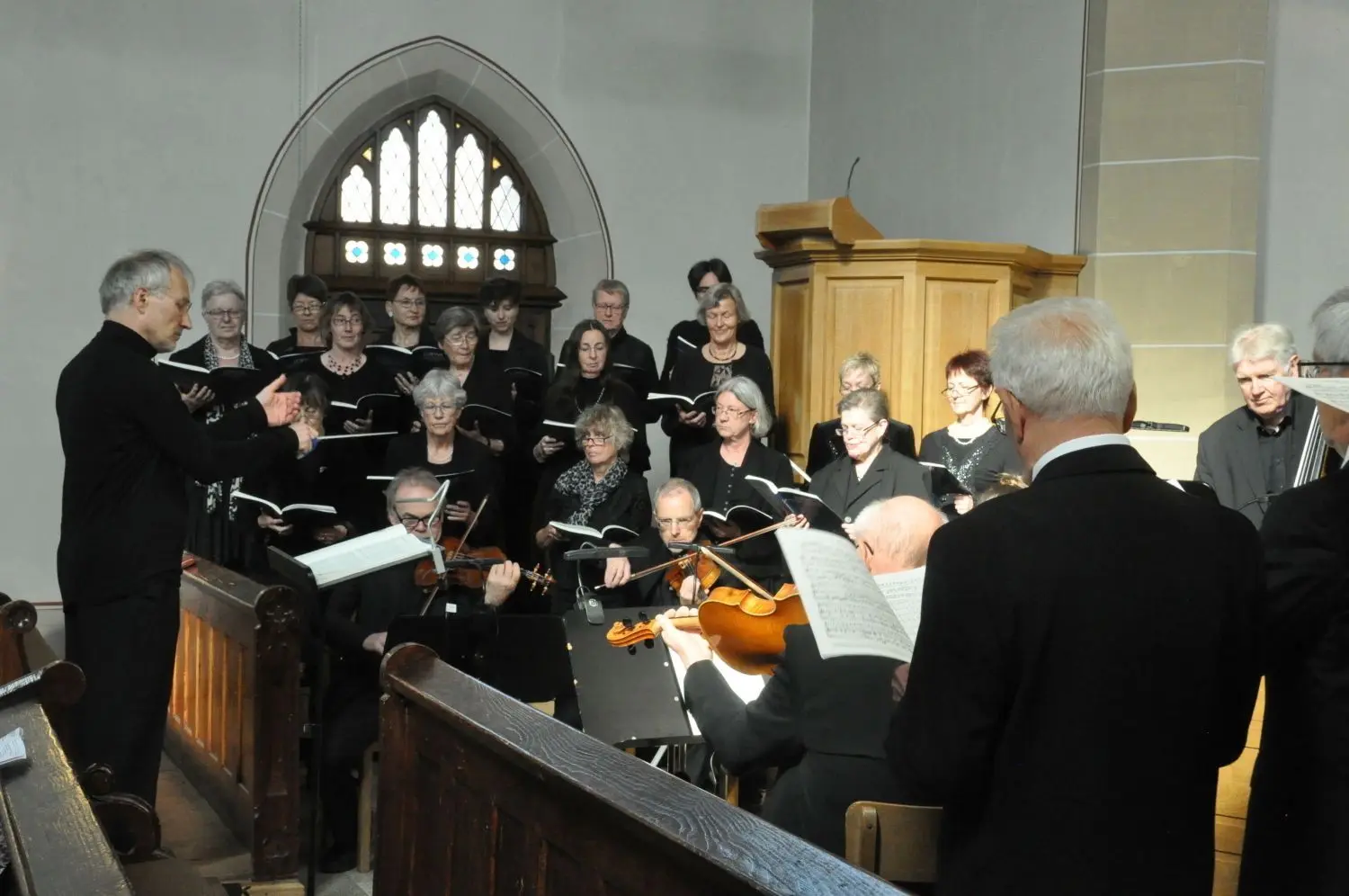 Das Passionskonzert 2019 hat unter Mehners Leitung das Mitteldeutsche Kammerorchester gegeben, das auch bei seinem letzten Konzert wieder spielen wird.