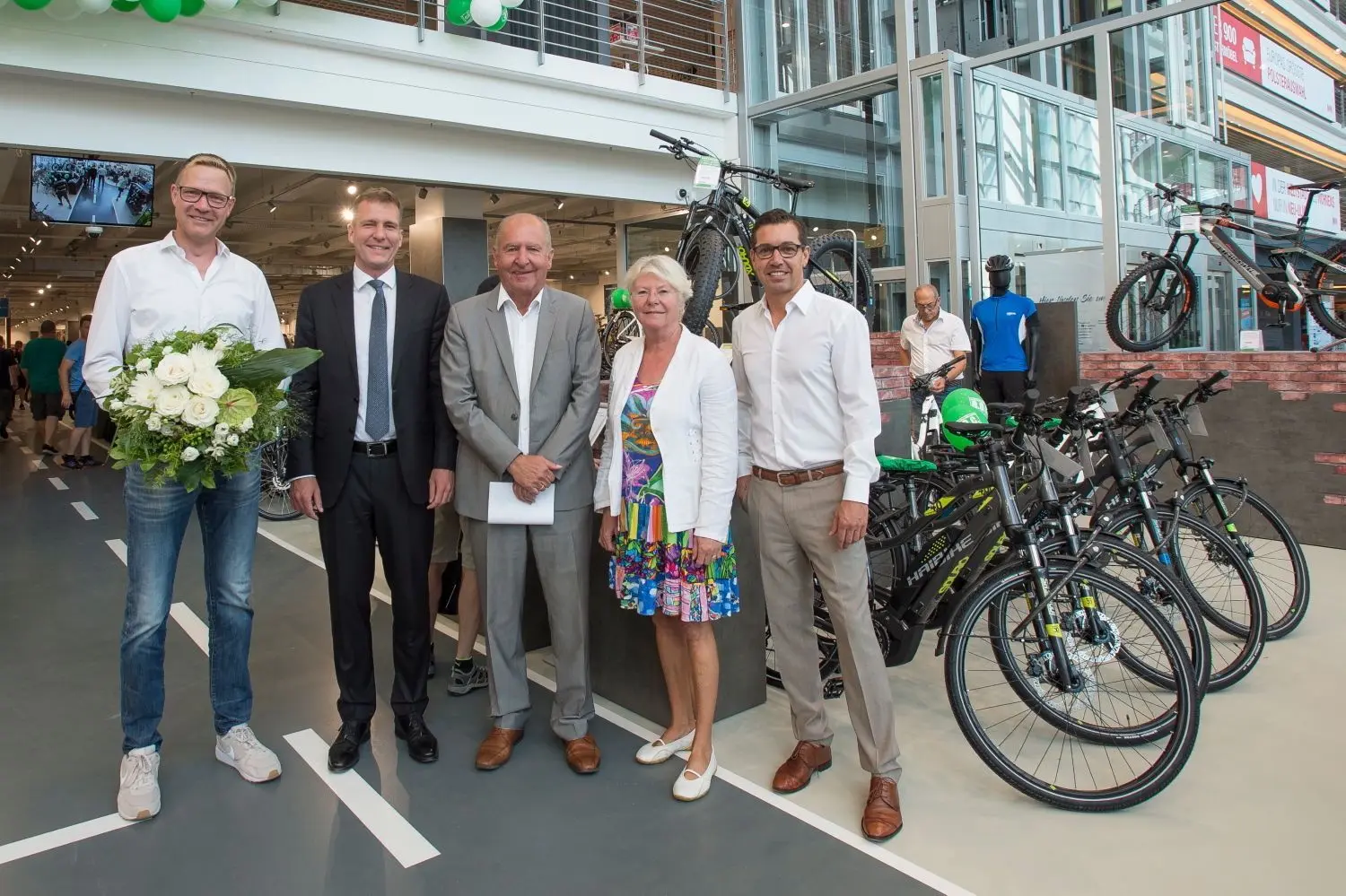 Zufriedene Gesichter zum Start der neuen Bike-Filiale bei Mahler.