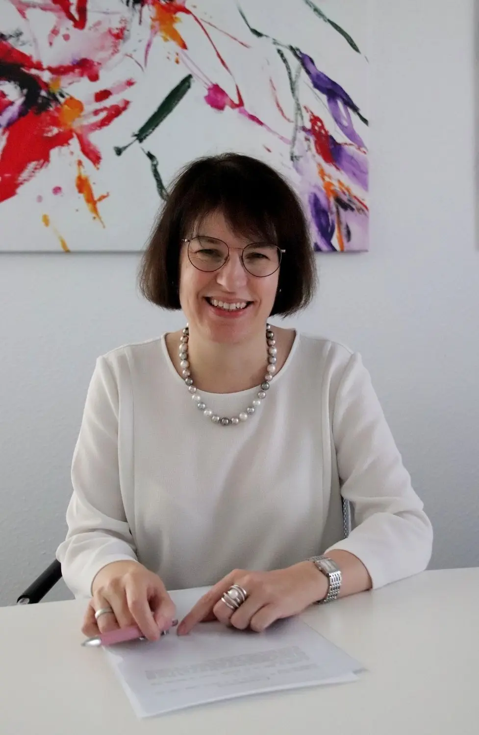 Wenn den Eltern etwas passiert, muss die Vormundschaft für die Kinder geregelt werden. Notarin Andrea Hubner ruft Eltern auf, ein Testament zu machen. ⇥