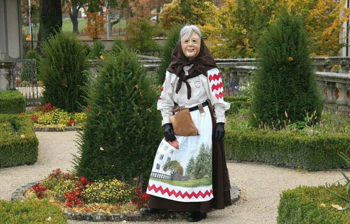 Alle möglichen Kostüme sind das Wahrzeichen.