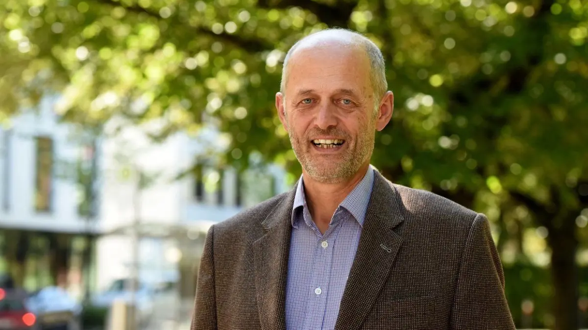 Bundestagswahl im Wahlkreis Reutlingen: Hansjörg Schrade, Sprecher der Gemeinderatsfraktion, tritt für die AfD an. Sein persönliches Ziel: Zwölf Prozent bei den Erststimmen.
Reutlingen Bundestagswahl Kandidat Wahlkreis Reutlingen Hansjörg Schrade (AfD)