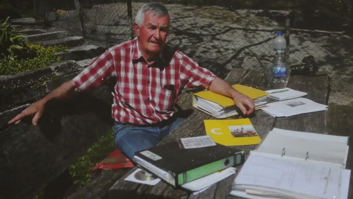 Rolf Schöller ist Vorstand und Sportleiter beim MFC. Er hat alle Ergebnisse und Berichte genauestens in seinen Ordnern archiviert.