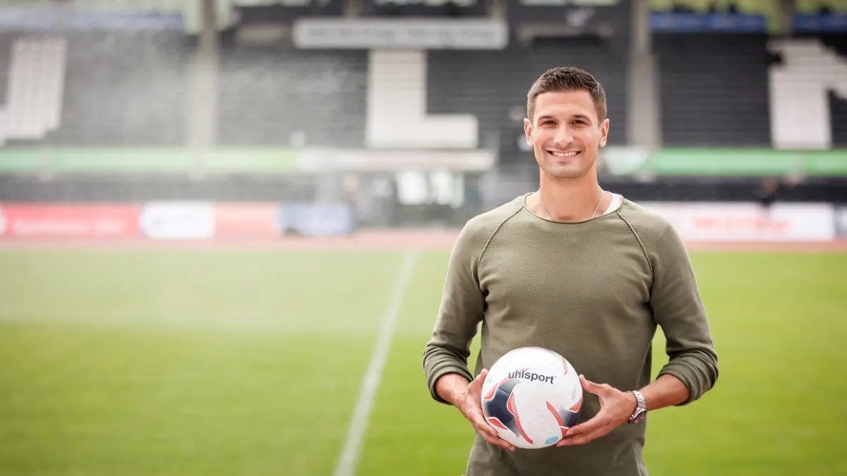 Florian Krebs sagt: „Die Qualität ist da.“ ⇥
Fußball, SSV Ulm - Florian Krebs beendet nach der Saison seine Karriere