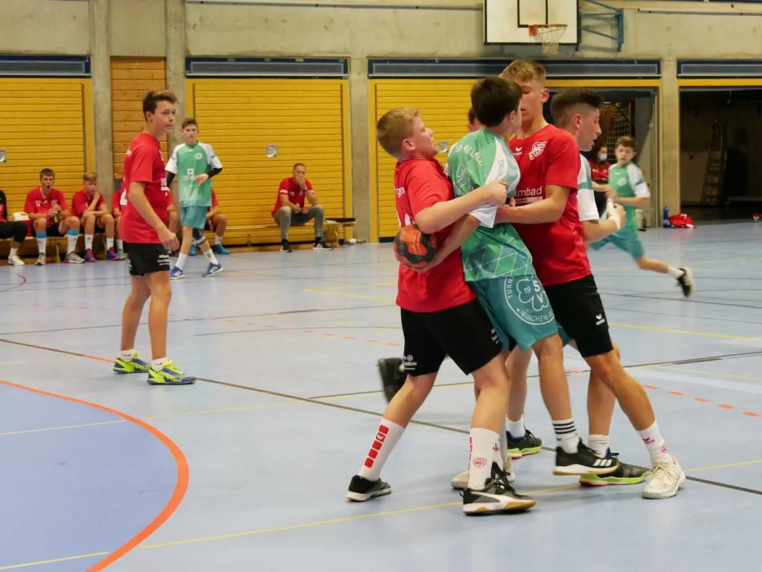 Abstand auf dem Spielfeld: Nicht möglich.