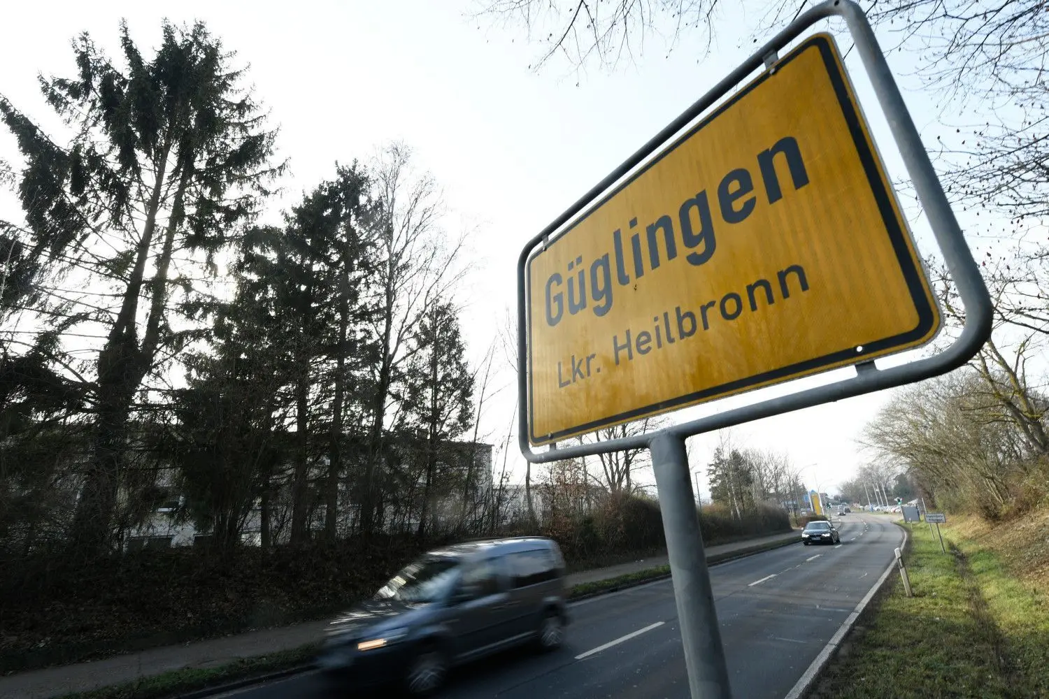 In Güglingen (Kreis Heilbronn) ist ein 15-Jähriger getötet worden. Was genau passiert ist, konnte die Polizei zunächst nicht sagen.