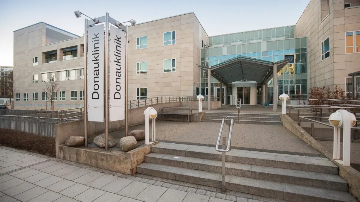 An den Kliniken der Kreisspitalstiftung gilt von Donnerstag an ein Besuchsverbot.
Krankenhaus Neu-Ulm Donauklinik Neu-ulm Neu-Ulmer Krankenhaus Außenaufnahme