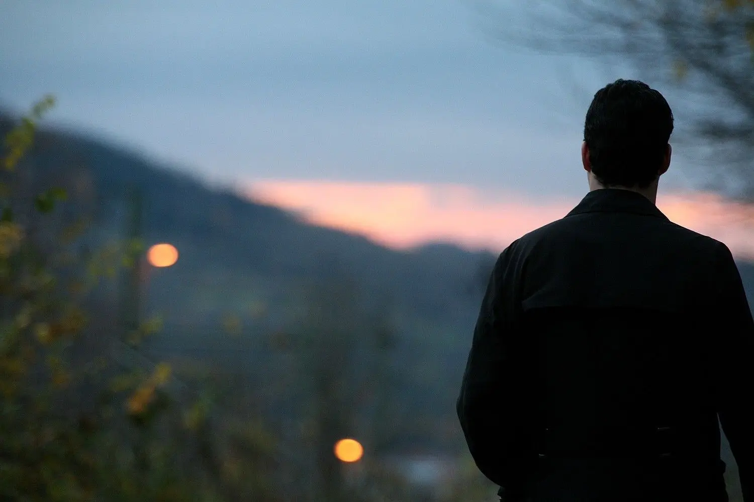 Wer unter Depressionen leidet, blickt oft pessimistisch in die Zukunft. Die Corona-Krise kann dieses Leiden noch verstärken.