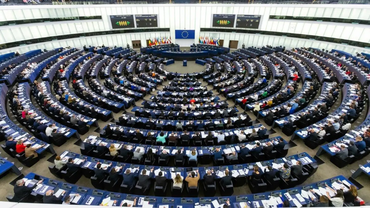 Korruptionsskandal im Europaparlament: Wie lauten die Vorwürfe? Wer ist verdächtig? Welche Strafen drohen? Hier gibt es alle Infos