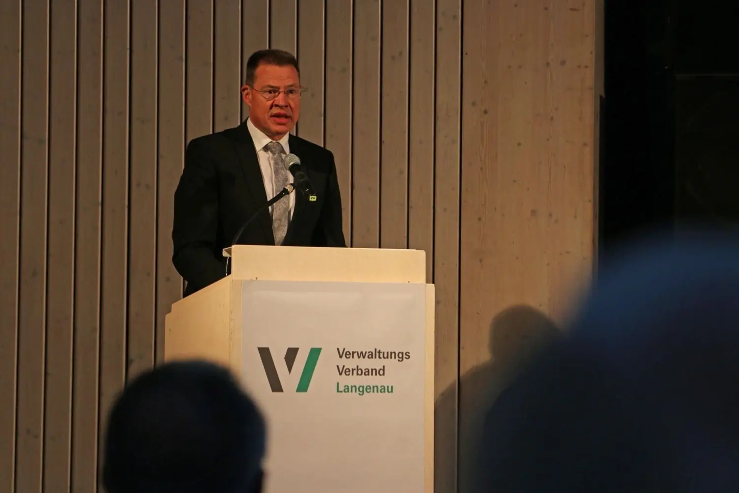 Landrat Heiner Scheffold hat lobende Worte parat.⇥