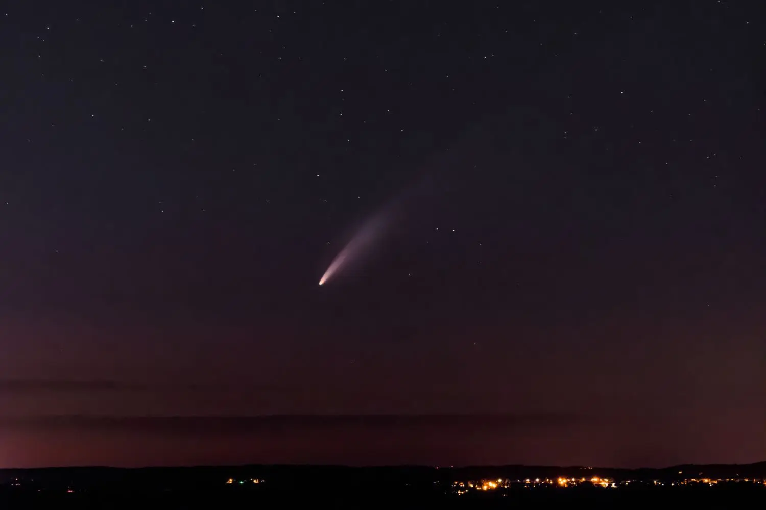 Neowise am Samstagabend um 23.30 Uhr vom Aasrücken bei Hohenstaufen aus gesehen.