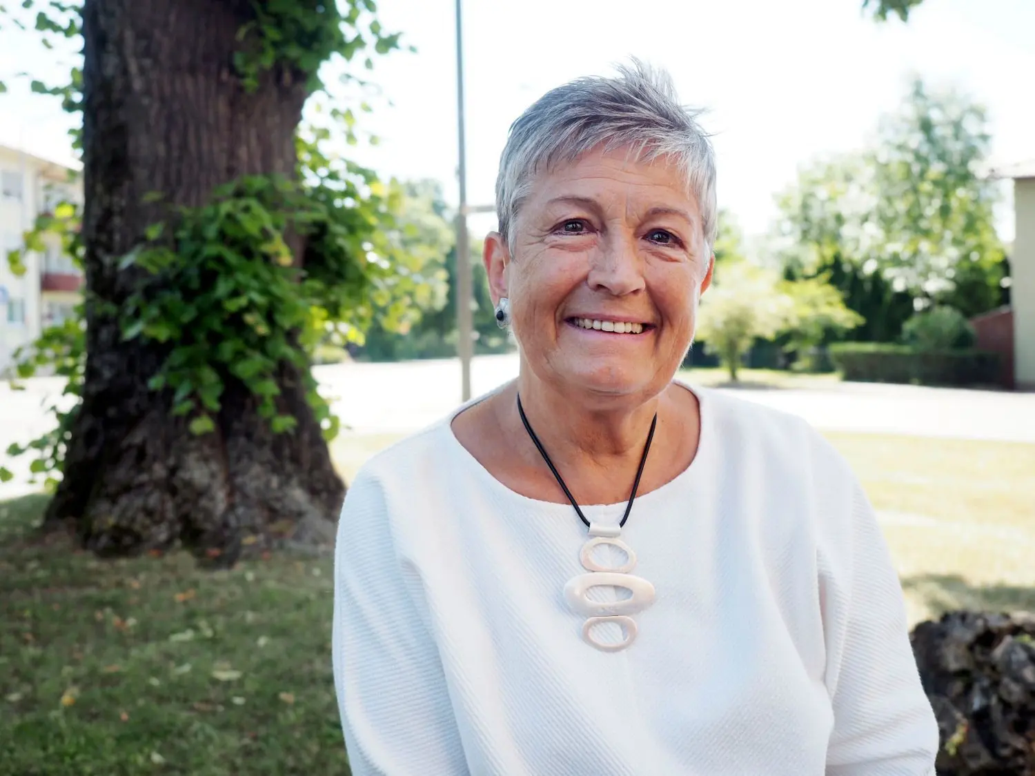 Monika Mayer-Beck hebt hervor, dass Kinderzeit anstrengend ist, aber wertvoll, weil man Grundbausteine lege.